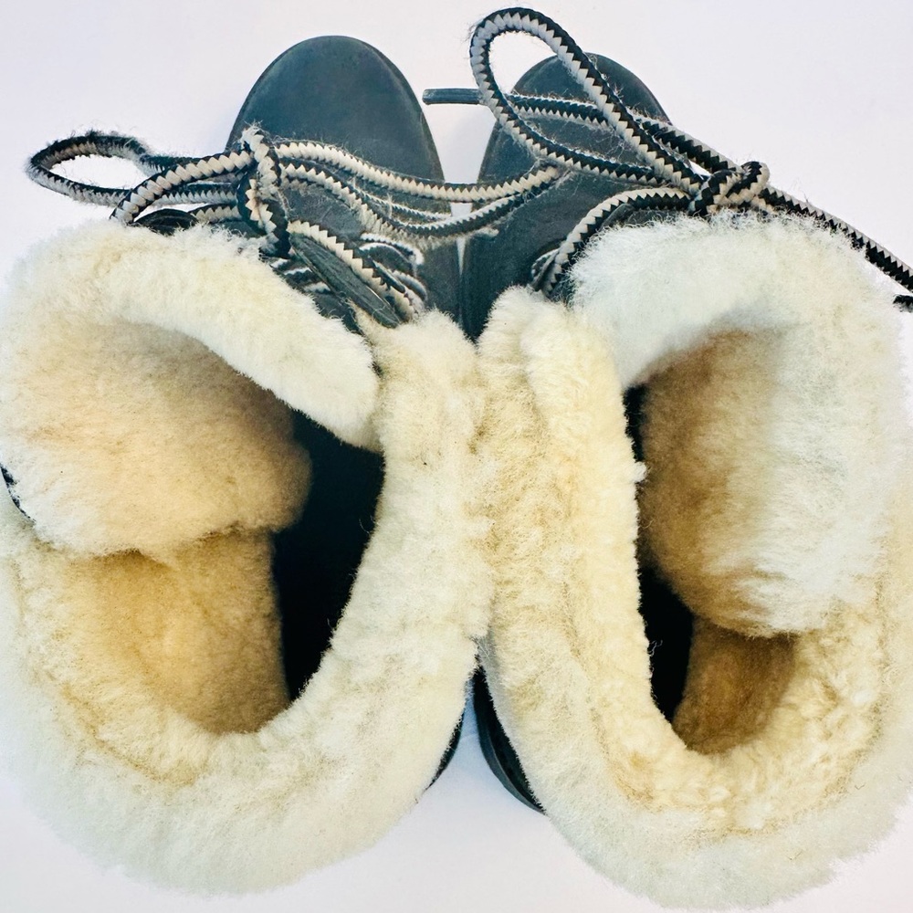 Timberland 6" Courmayeur Valley shearling-lined black boots, size 10 - Picture 6 of 8